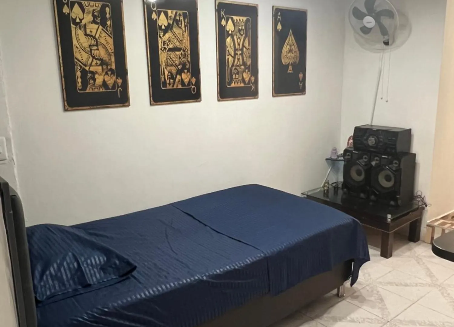 ApartaTour-comuna trece Medellín 0*,